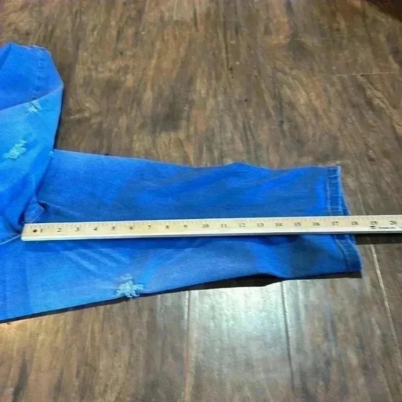 Sandpiper PushUp Jean Capris - Picture 9 of 9